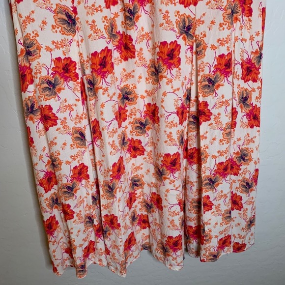 ASTR The Label | Hibiscus Floral Short Sleeve Shift Dress Sz Medium 100% Viscose - Picture 2 of 8